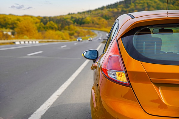 Why You Should Never Pull Onto the Highway Shoulder Even for a Quick Break?